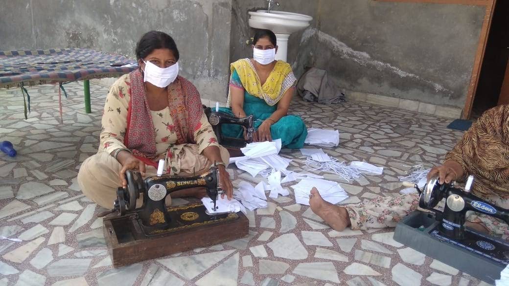 VeddisImpact's tweet photo. Have you ever seen how masks are made? With the support of @haryanasrlm, SHG women in Fatehabad District have pledged to fight #Covid19 by making masks.  Once the masks are made, they are sanitised and then later on distributed across various panchayats for further distribution. https://t.co/g93BU47Oxo