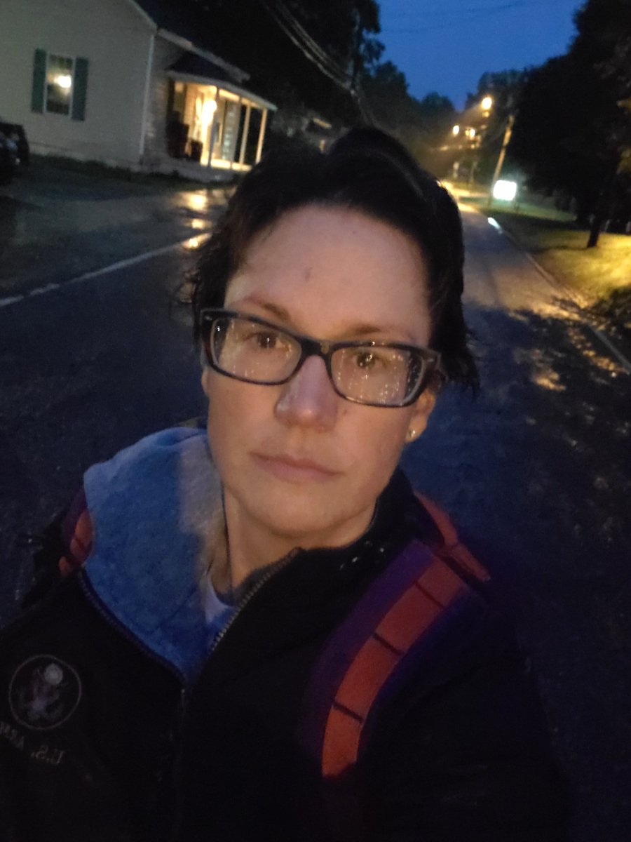 ThirdGuidance's tweet photo. It's not alway about the distance or the speed, sometimes it's about the quality of the workout... sandbags in the rain up the hills on a #monday morning..
Up every morning at 4:15 getting it in @goruck .. that shining #redlight is my workout partner 🤣
#hillrepeats #sandbags https://t.co/4tGcuk7nWR