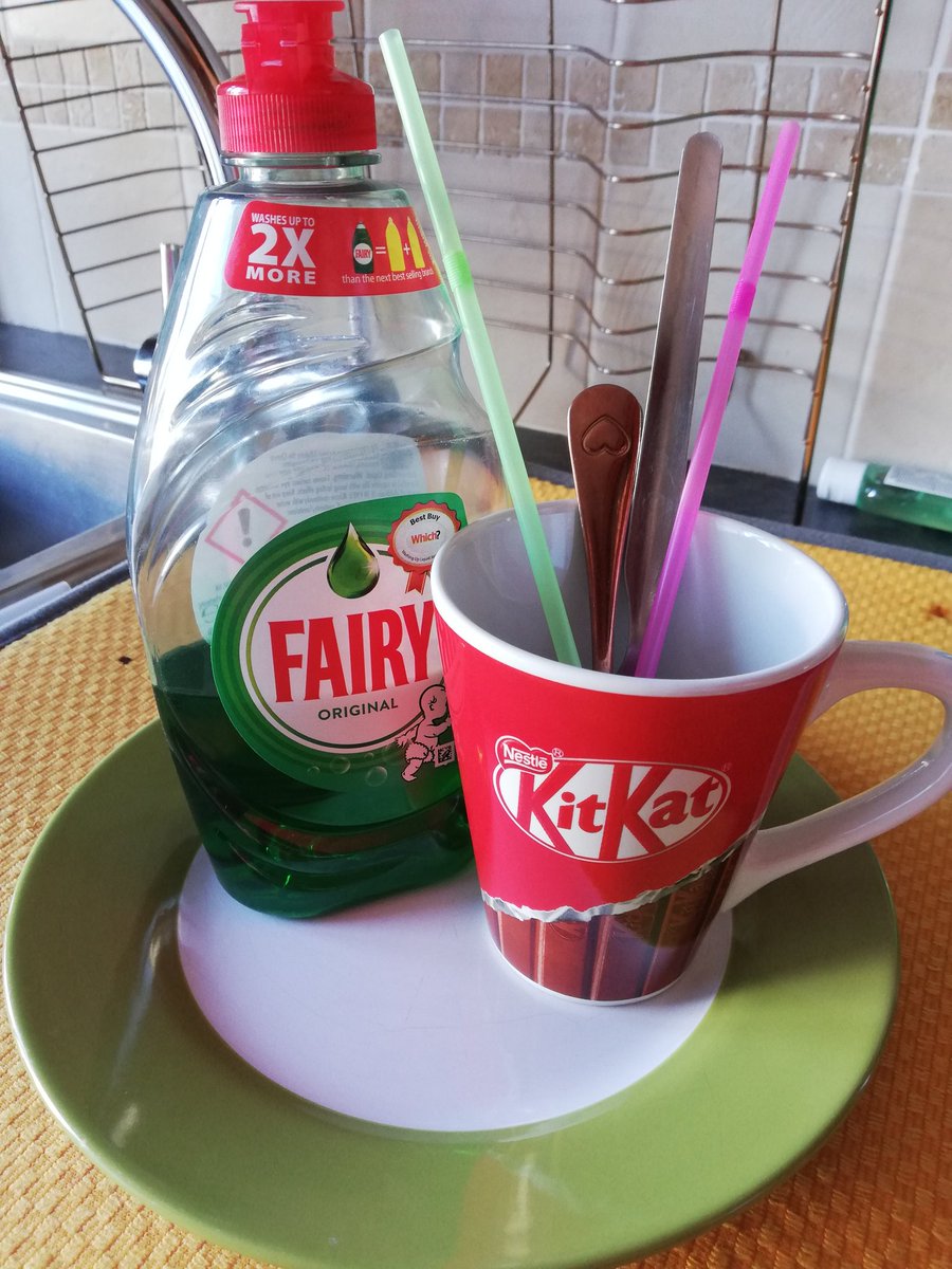 MichelleJulier2's tweet photo. @NYPSYr2Foxes @NYPSY3Elephants We took Mrs Price science lesson into the garden #bubblemaking https://t.co/WnrsmSxz4U