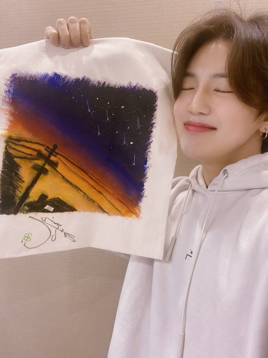 _lighteater's tweet photo. 더 예쁘게 잘 그려 드리고 싶었는데
생각한 대로 안 나와서 아쉽네요 ㅠ
밤 하늘의 유난히 반짝이는 노을같이 
좋은 하루 보내요❤
#초이스 #에이스 #백꾸
#CHOICE #ACE https://t.co/caYqsLrLe6