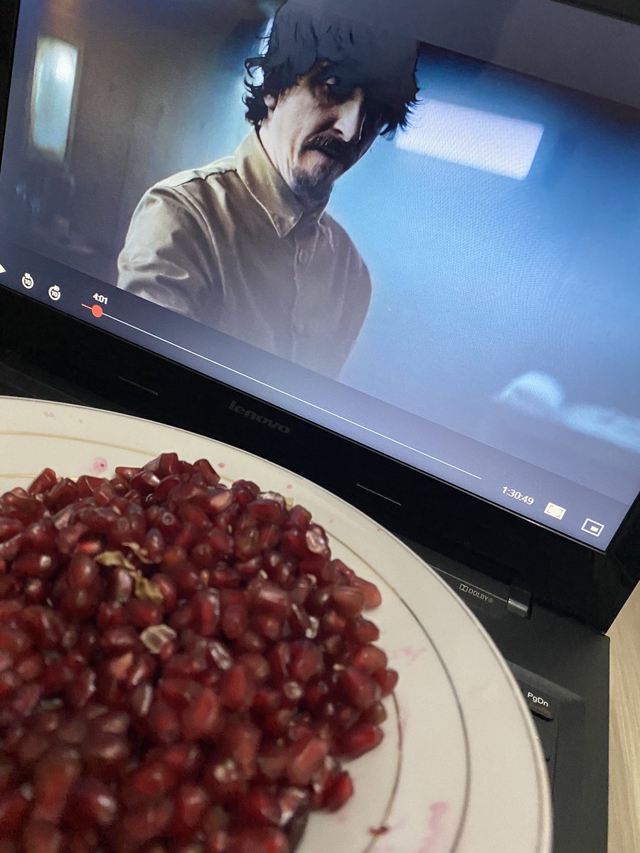 gazionlinee's tweet photo. Adam alt seviyelere indikçe benim tabağıma göz dikiyor #ThePlatform @netflixturkiye https://t.co/yybzdexb4G