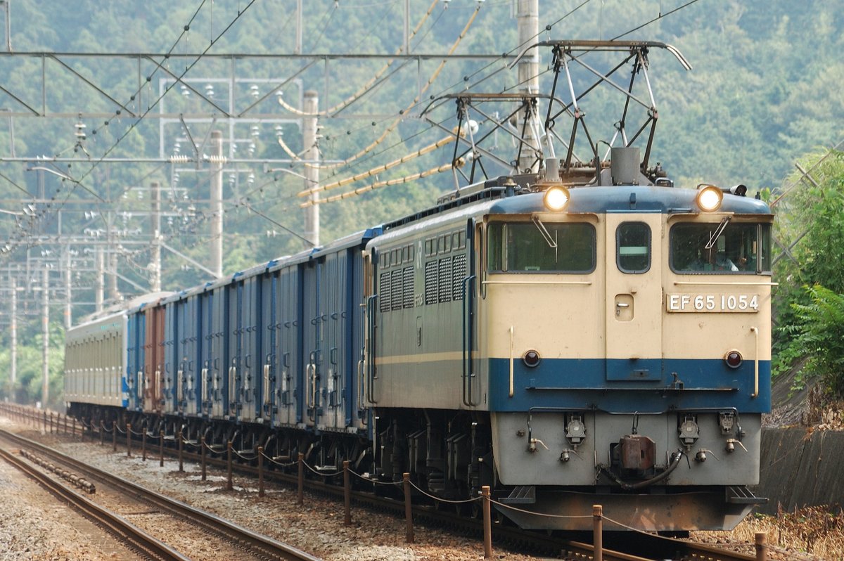 Dg 介在車がワムだった頃の伊豆箱根甲種 ワムの全長が短いからか コキよりも両数が多いですね 05 8 22 異種連結はいいぞ Dg 介在車がワムだった頃の伊豆箱根甲種 ワムの全長が短いからか コキよりも両数が多いですね 05 8 22 異種連結はいいぞ