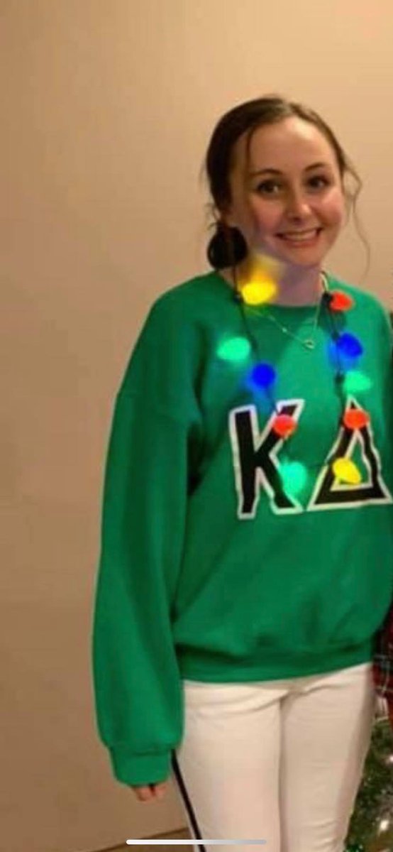 Phoebe, a Barrington HS grad &amp; #FutureTeacher at <a href="/eiu/">#EIU</a>: "I💙the close connections I make with #EIU professors. The Spec Ed Dept is super welcoming, organized &amp; passionate! I’m in <a href="/EIUKappaDelta/">Kappa Delta</a>, a sorority, &amp; Delta Alpha Pi, which is an honors society."

#EIUGoTime <a href="/EIU_Admissions/">EIU Admissions</a>