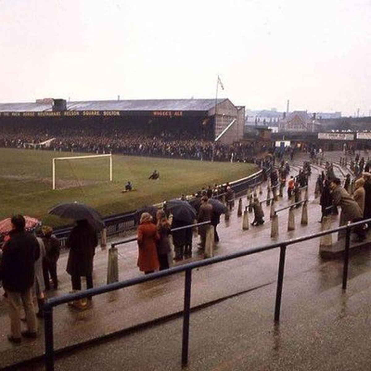 GroundsRetro's tweet photo. Burnden Park. Bolton Wanderers. #BWFC https://t.co/YQ1mErILga