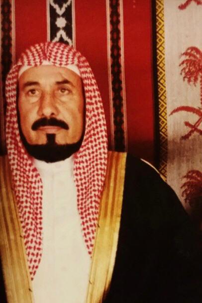 otaiba_elhaila's tweet photo. #الشيخ_عبدالعزيز_بن_خالد_بن_جامع
الله يرحمه ويسكنه فسيح جناته.....
أمير الفوج الخامس للحرس الوطني بمنطقة القصيم و شيخ شمل قبيلة الروسان من عتيبه... https://t.co/ESiIgdpuLF
