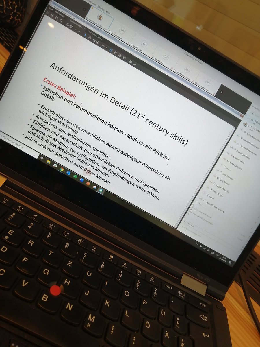 K_Hallinger's tweet photo. not only in @JWeissenboeck's #FachdidaktikSBG course we learn about 21st century skills, but also in #Unterrichtsentwicklung. seems to be quite important 👌🤓😏🤩 @TPomberger @JPenzinger #getintelligent #getsmart #digiteachSBG https://t.co/ugGxFTmIQh
