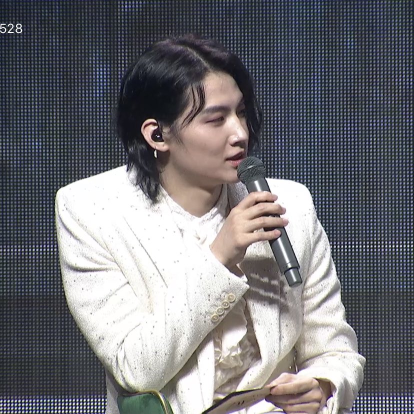 7jiaer's tweet photo. so handsome https://t.co/62tga5X69n