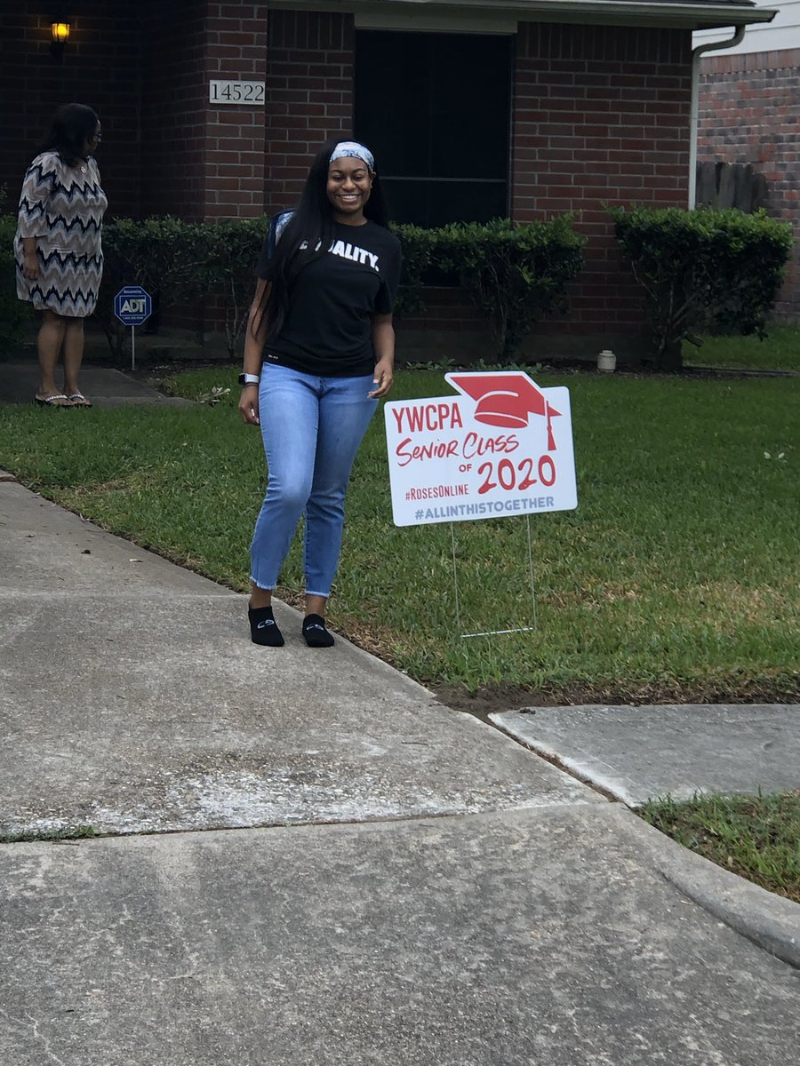 Nicholgo01's tweet photo. Continued Senior Parade 📸 
We ❤️ our 🌹’s! @YWCPA2020 @nwillia1_YWCPA @TDewalt_Osborne @april_williams4 @YWcpAguilar @SBrown16_YWCPA @YWCPAHISD 
#YWCPASeniorStrong
#AllInThisTogether 
#Classof2020 https://t.co/dIplVgOJWq