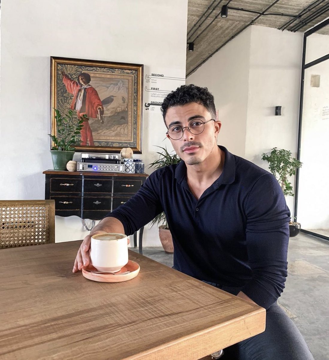 reizzla's tweet photo. my type: this guy with coffees https://t.co/uyioSjTtAJ