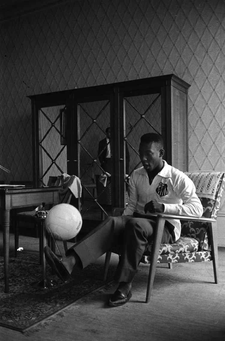 PHOTOS OF PELÉ