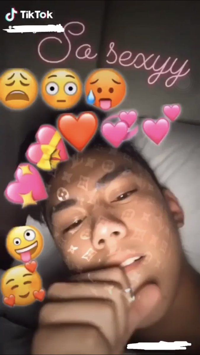 RoGo2k19's tweet photo. Happy birthday @FrankRovykk!! We wish you a good day, mbtc and gbu🥰🥳 ure old na😳 -@DRCLacsina @_chrstiana https://t.co/c2fUcghTUb