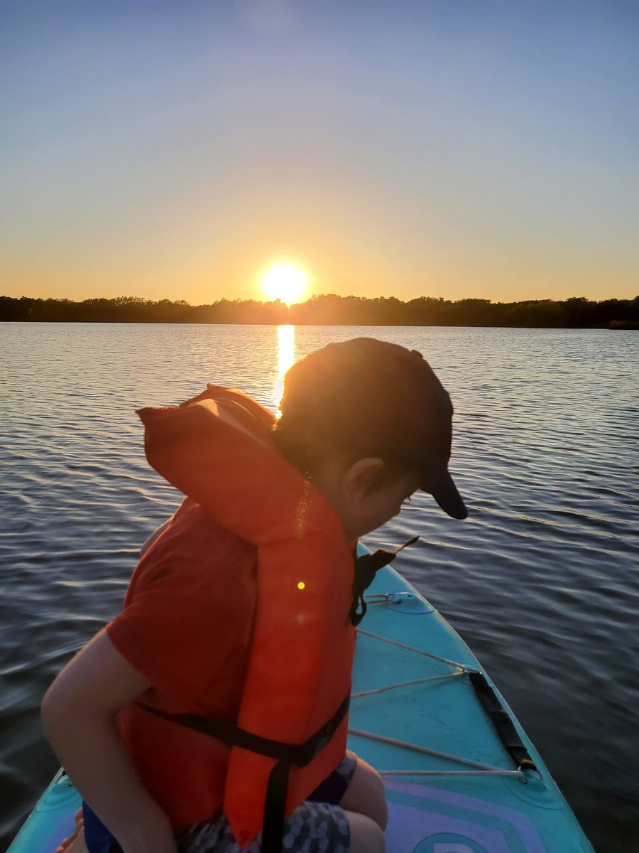 adamf120's tweet photo. Another beautiful sunset 🌅❤🛶
Time spent with family is time well spent ☀️ this beautiful sunset was shot on the #galaxyZflip #BestCameraEver #photography #sunset #samsunglife #family #nature #outdoorfun #SafetyLast @SamsungMobileUS https://t.co/7oY4oxqNol