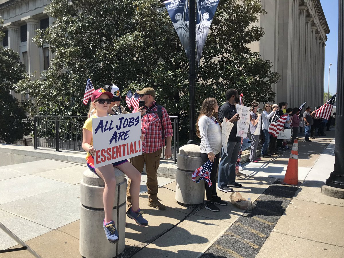 Much smaller crowd at the Tennessee Capitol today for the reopen rally, but  @RepMartinDaniel is in attendance. He’s one of at least 2 other legislators who have sent letters to  @GovBillLee asking him to lift restrictions. (Lee has set May 1 as tentative start date for that)