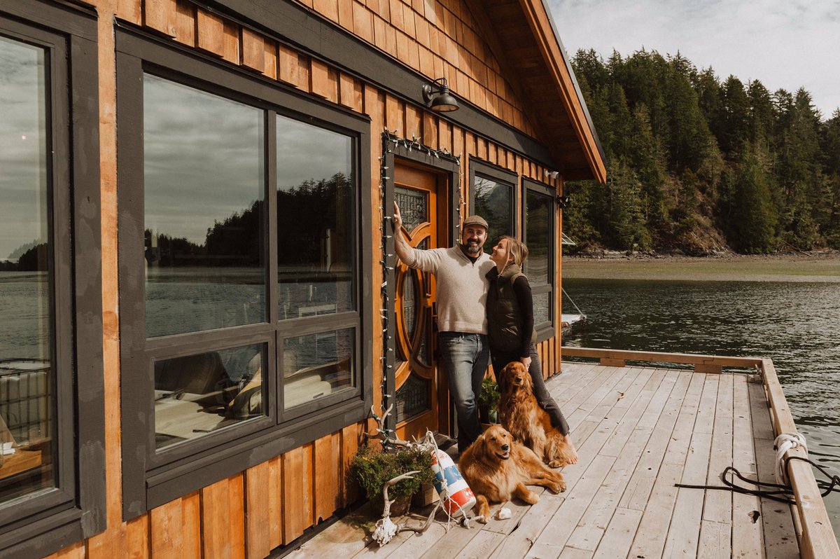andreamcquade5's tweet photo. Thanks to #NoraMorrison for capturing this wild time at our home in #DissapointmentInlet. Nora has been taking amazing #porchtraits to benefit the @TUCGuild - we few pretty lucky to be part of this community. @TofinoCA #offgridkids https://t.co/NQ5cfl49xd