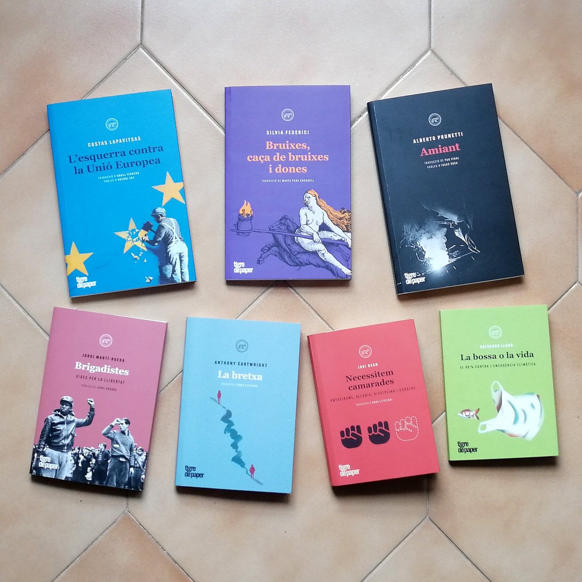 TigrePaper's tweet photo. 🐉Aquest Sant Jordi l'editorial Tigre de Paper arribem amb 7 novetats literàries que atrapen i esgarrapen. Perquè ara més que mai, ens calen llibres radicals i que obrin finestres al pensament.
📲 https://t.co/aqyvw7ABms
Us els presentem ⤵️ https://t.co/YAHPsAq3IK