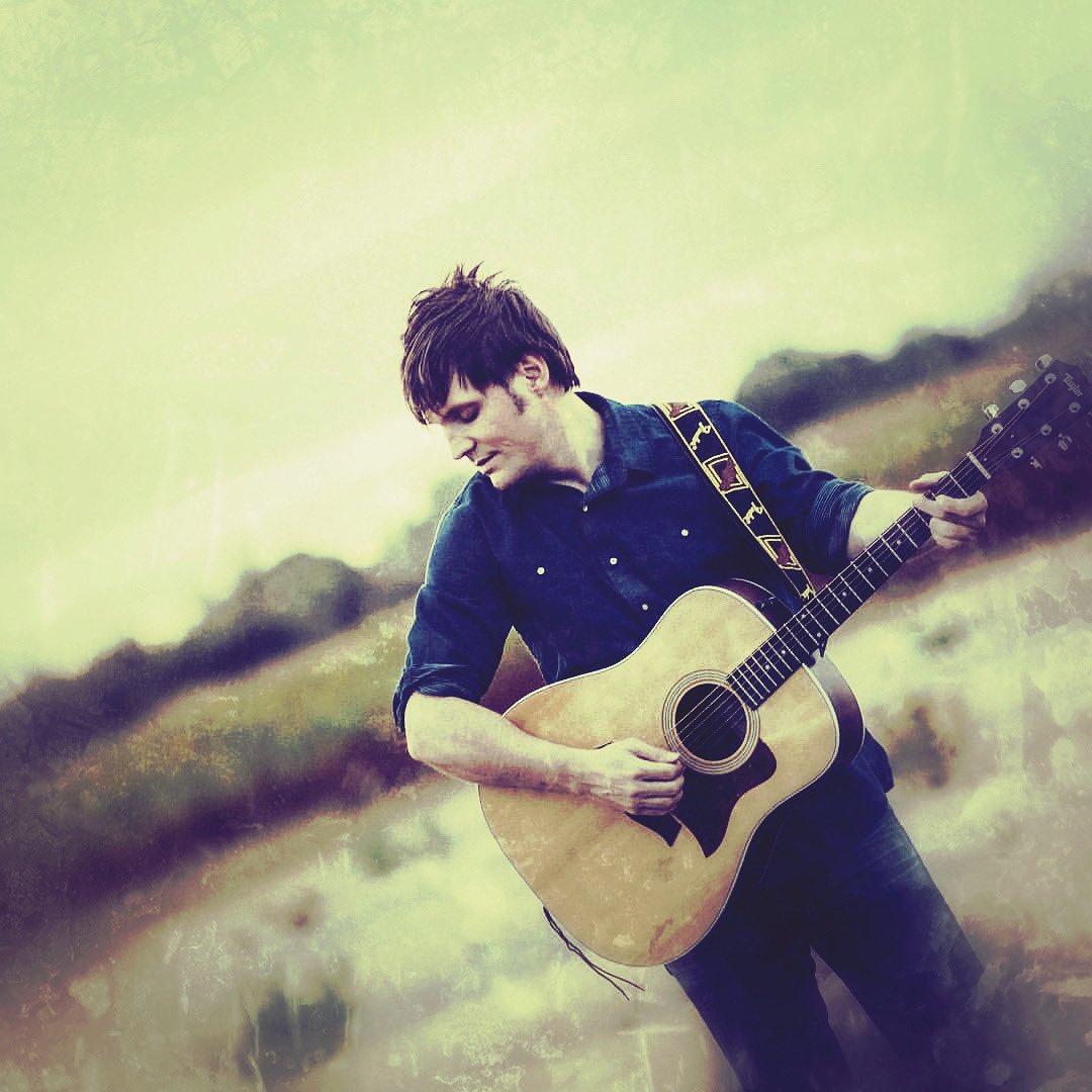 pinderbrothers's tweet photo. Falling backwards from the sun...

#michaelpinder #indie #acoustic #endlessfields #pindermusic https://t.co/DqlyrBsbLZ