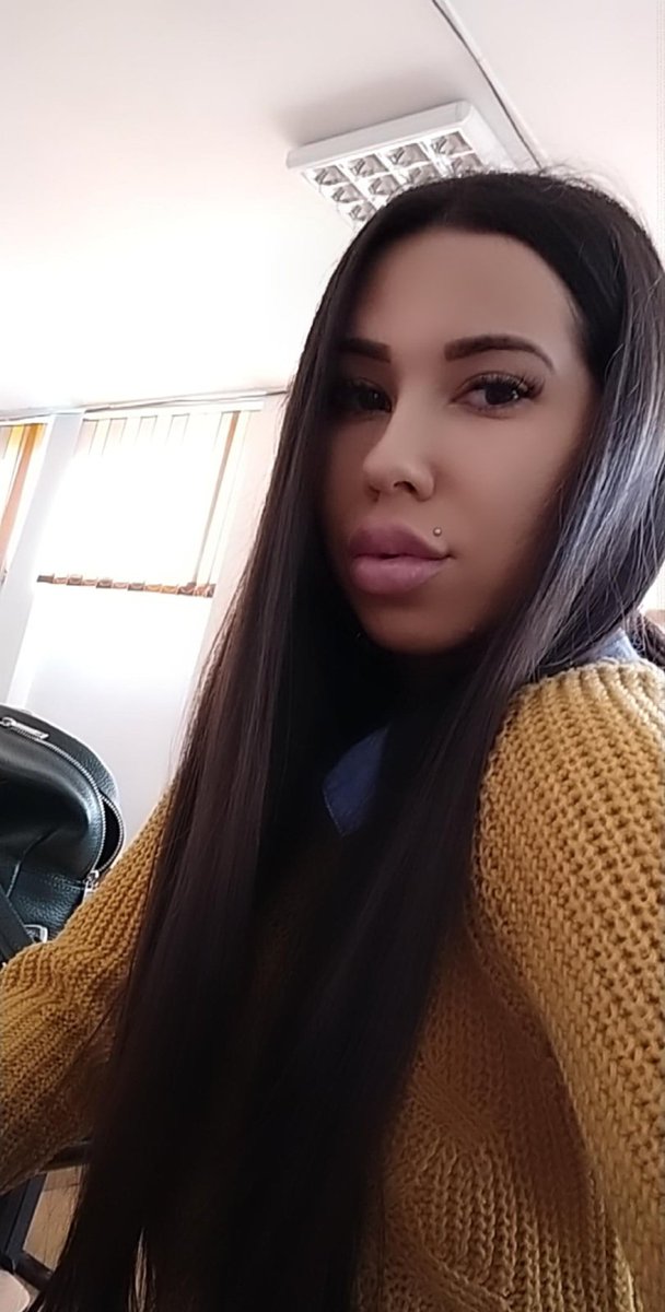 creole_h's tweet photo. #lipsfetish #mistress #goddess #findom https://t.co/HoBeo2QcXy
