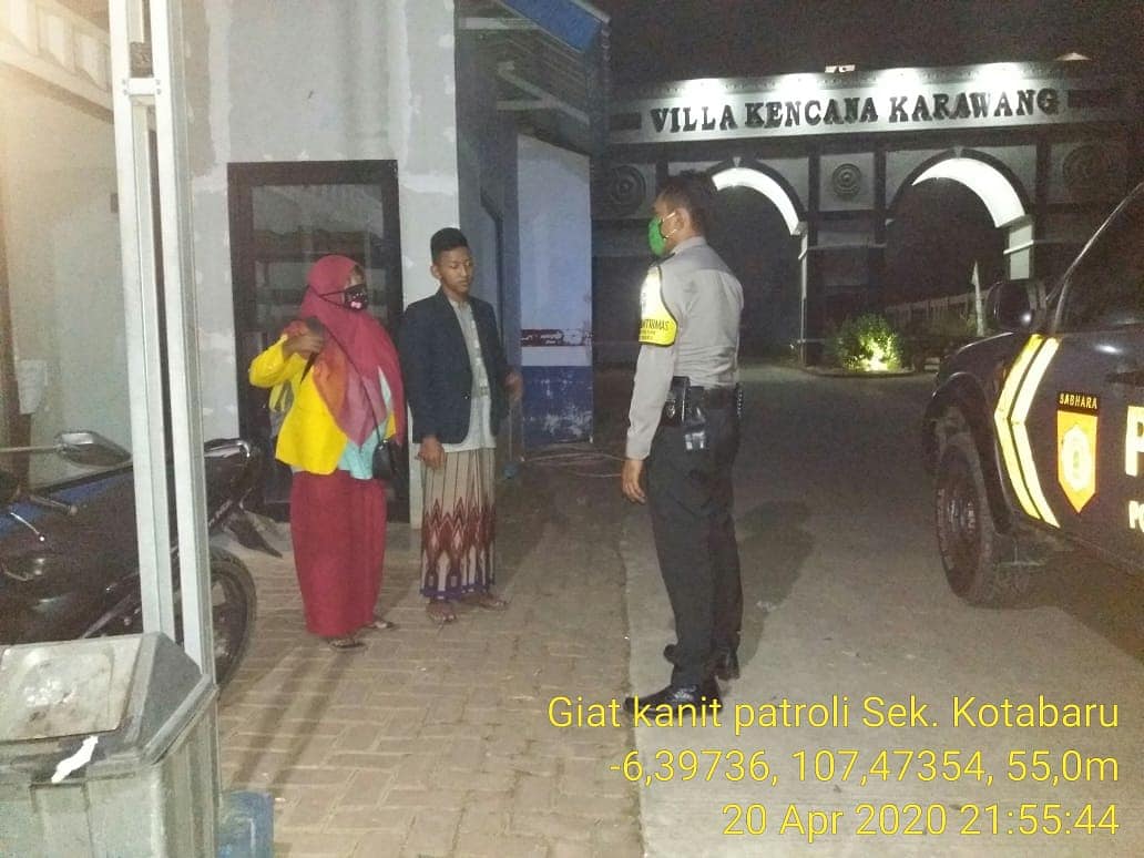 Giat  Patroli Polsek Kotabaru, telah melaksanakan Giat Patroli Dialogis dan sambang untuk antisipa si terjadinya Curat, Curas dan curanmor serta Gukamtibmas lainnya di Perum Vila Kencana desa Pucung  Kec. Kotabaru Kab. Karawang.

#humaspolreskarawang