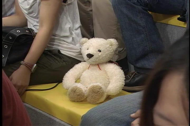 @Yurukuyaru @masaharu19759 昔「笑っていいとも」でやらかした観客が退場させられて、CM明けにぬいぐるみに変わってた事件がありました 