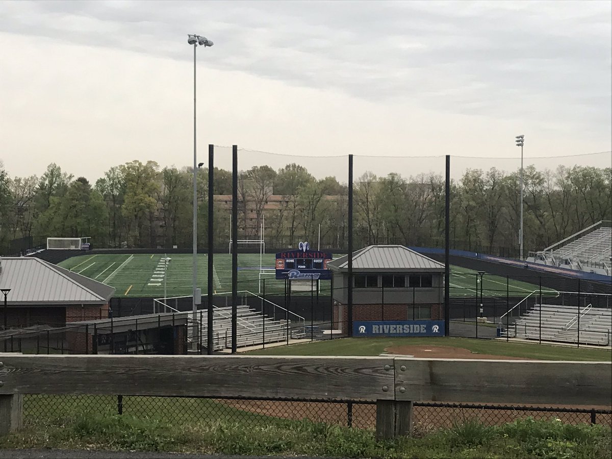 On this 20th day of the month, we invite you to join us tonight by turning your house lights on at 20:20 (8:20pm) as we turn on our athletic lights for 20 minutes to honor the class of 2020. We miss watching all of you play!  20 minutes for the class of 2020 at 20:20 on the 20th!