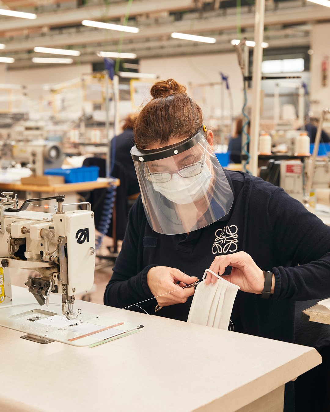 LOEWE on X Read the full statement from Pascale Lepoivre CEO and Jonathan Anderson Artistic director about how LOEWE is contributing to the fight against coronavirus https t v6rUUCRgWo https t a...