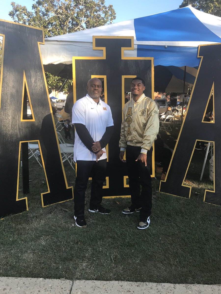 TamikaF66604830's tweet image. 🖤💛4/20/19...Happy ALPHAversary son, a lot can happen in a year!!! We are so proud of all of your accomplishments, continue to Hold High the Name...#13 #Tariq #PublicEnemyTurns1 #XiBeta #TroyUniversity #LikeFatherLikeSon #SkeePhi