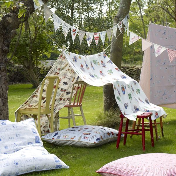 RMBCEvents's tweet photo. Escape the lava in your home and get outdoors! Here are a few images to give you some ideas. The weather is looking  good too ☀️

Post images of your den below or on our Facebook page...
https://t.co/C9t7t8k5VQ

#playathome #getbuilding #buildaden #outsideden #thefloorislava https://t.co/xImHbwhfUW