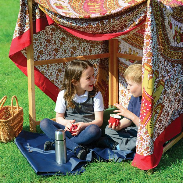 RMBCEvents's tweet photo. Escape the lava in your home and get outdoors! Here are a few images to give you some ideas. The weather is looking  good too ☀️

Post images of your den below or on our Facebook page...
https://t.co/C9t7t8k5VQ

#playathome #getbuilding #buildaden #outsideden #thefloorislava https://t.co/xImHbwhfUW