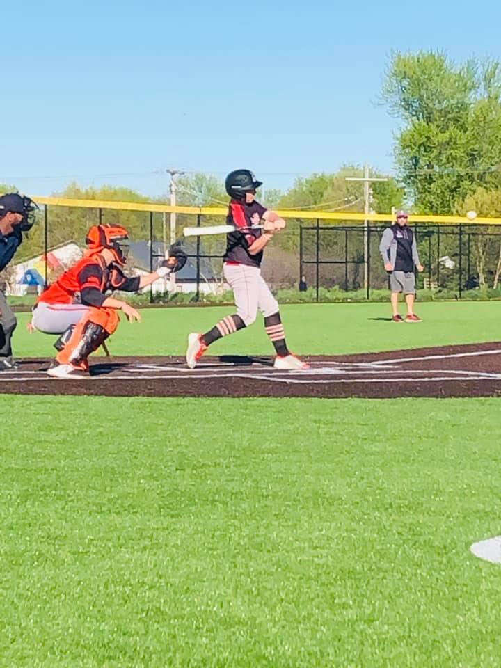 SeanPhil08's tweet photo. When a year feels like a lifetime ago......Ended pool play 1/1 taking a pretty tough loss only to come back and beat the same team for the hardware! These boys work hard and play hard always. Sean’s bat was on fire today! Proud momma! ❤️🦂⚾️ #StlScorpions #killer8s #GMBBaseball https://t.co/58Ug2INKwt