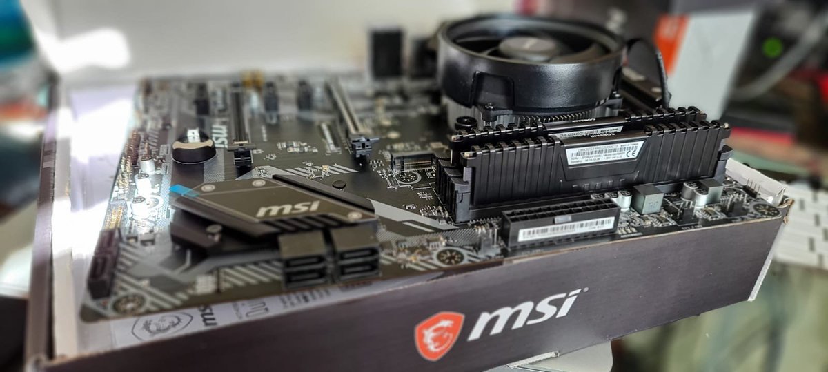 martinbower's tweet image. isolation build. 1TB nvme2 added, just waiting for the case/PSU to arrive
