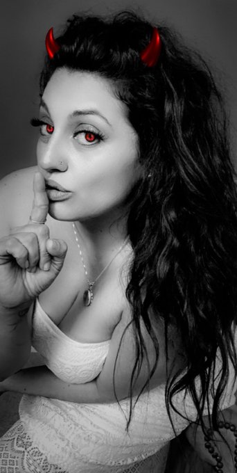 Wanna check out my &ldquo;all the good girls go to hell&rdquo; Billie Eilish inspired photo shoot?! Good vs Evil<a href="/tag/onlyfanspromo"class="tags"><span>#onlyfanspromo</span></a><a href="/tag/photomodemonday"class="tags"><span>#photomodemonday</span></a><a href="/tag/billieeilish"class="tags"><span>#billieeilish</span></a>