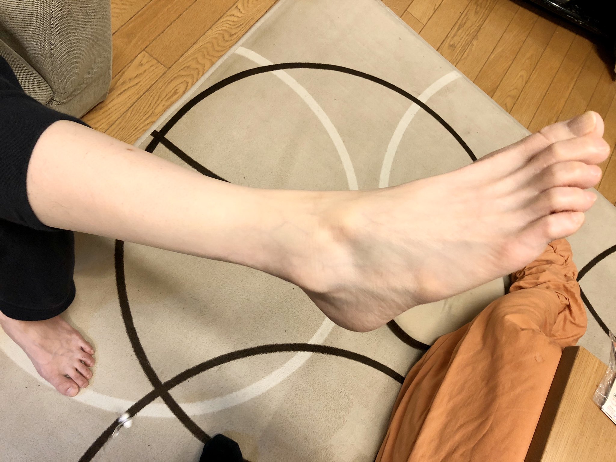 梅 気が付けばうちの旦那の膝下からスネ毛が自然と滅びつつあって中年男性の脚っぽくない T Co Lgabdo6vxf Twitter