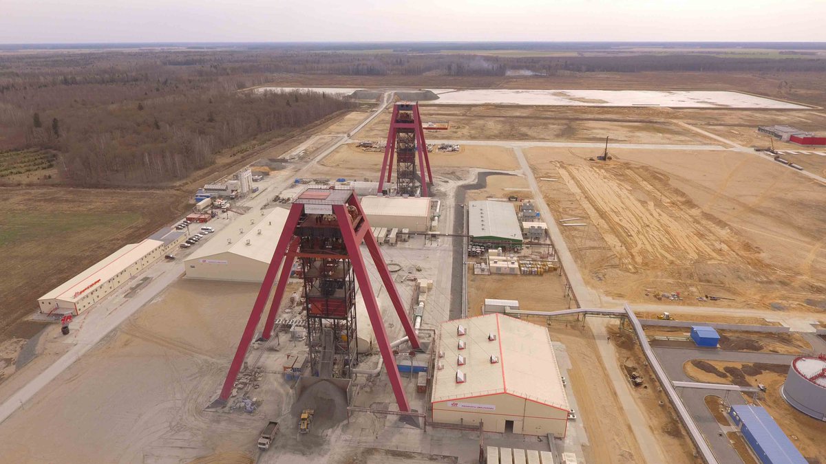 im_mining's tweet photo. After hard work #shaftsinking with its innovative 'Ulyana' & 'Olga' #shaftboring #roadheaders (#SBR) from #Herrenknecht new #Belarus #potash #miner #Slavkaliy has produced its first #potassium #salt at a depth of 567 m at #Nezhinsky #mine #futureofmining https://t.co/fEN7ZBsXjR https://t.co/rK8k1LwtbV