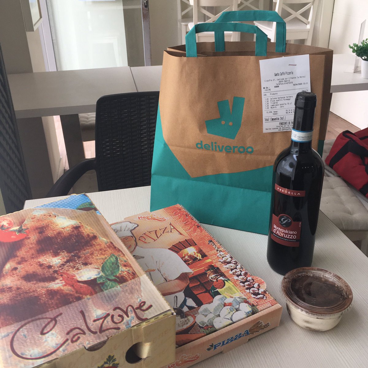 GaetaCaffe's tweet photo. Seguimos recibiendo pedidos a recoger en el local y a domicilio 🛵.
Puedes hacer el pago online con tarjeta de crédito o PayPal a través de nuestra web 💳 📲
#YoMeQuedoEnCasa
#QuédateEnCasa
#PidePorDelivery
#PideParaLlevar
#SinContacto https://t.co/vNRT6Xiq3H