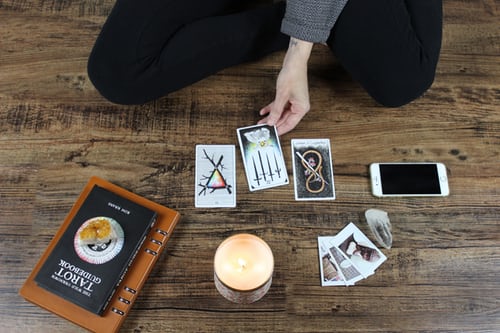 mookychick's tweet photo. We have just 10 days to go until the May Day Magic Ritual! Are you excited? We are! #magic #mayday #beltane #ritual #spiritual #spirituality #mookychick #maydaymagicritual #maydaymagic #witchcraft #ritual #mayday https://t.co/YklEQYmvgj