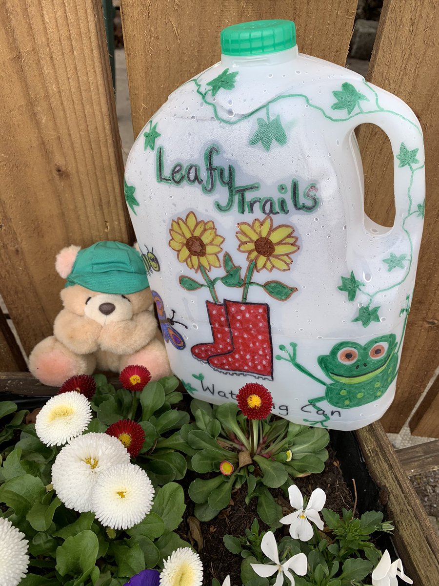 LeafyTrailsFS's tweet image. Wee Ted enjoyed making a milk bottle watering can with thanks to @RHSSchools #recycling #reuse #wateringcan #gardening #flowers