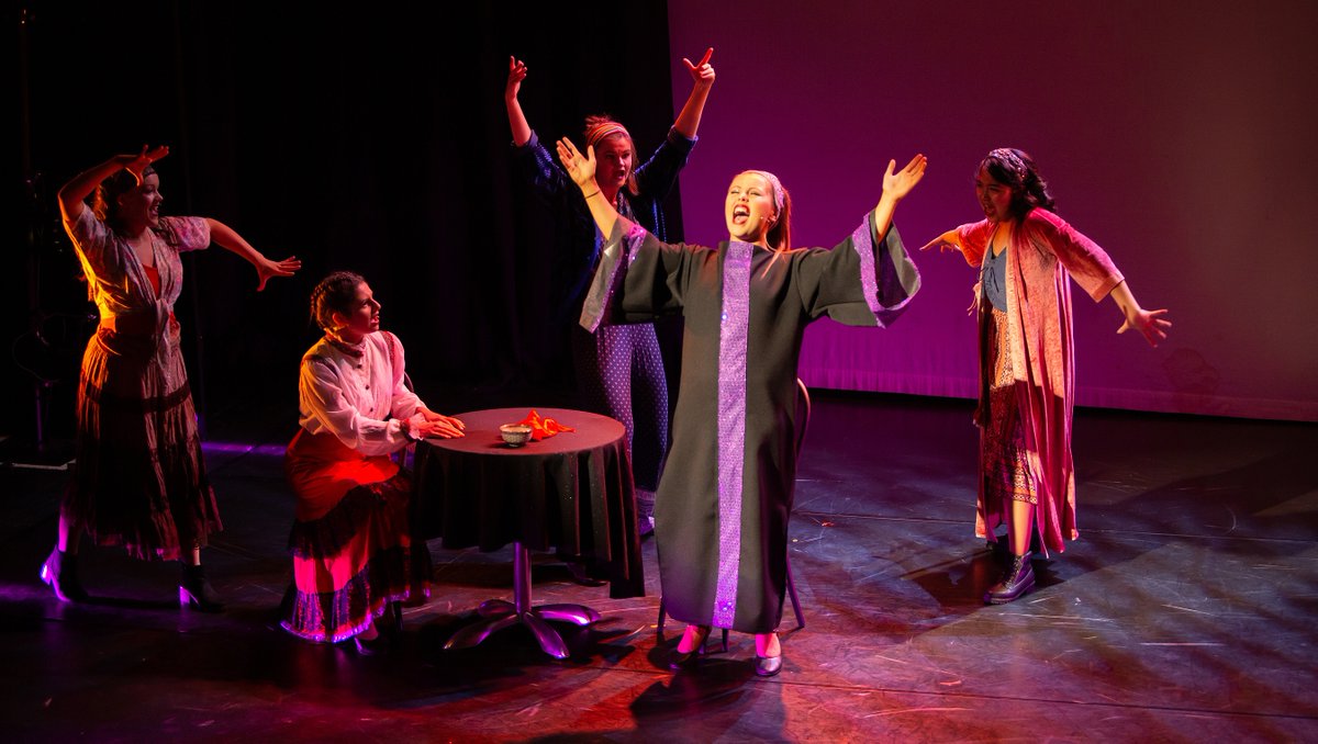 ReadCollege's tweet photo. Worried about missing your dance and drama classes? Then why not get your training back on track with our 5 day intensive summer course in the Performing Arts! Perfect for those aged between 13 - 18, the course runs w/c 3rd August.  Visit https://t.co/U36K6LmMk8 for more info https://t.co/6yQOQHwGHu
