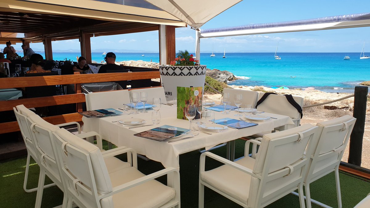 tripula_exp's tweet photo. 4 restaurantes de #Ibiza y #Formentera que debes anotar en tu agenda: @cafedellago, Calma Ibiza, Es Caló y Es Boldado

#viajes #viajar #turismo https://t.co/ULZqLzVhop