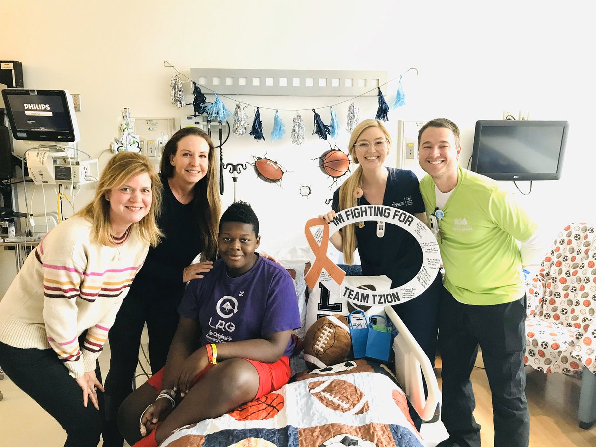 TeamTzionFight's tweet photo. More friends and teachers visiting @FightTzionC while he was in PICU and on the regular PEDS Floor #fighttzionchandler #yuleehighschool #teamtzion #Thankyou https://t.co/6FRygNbq3J