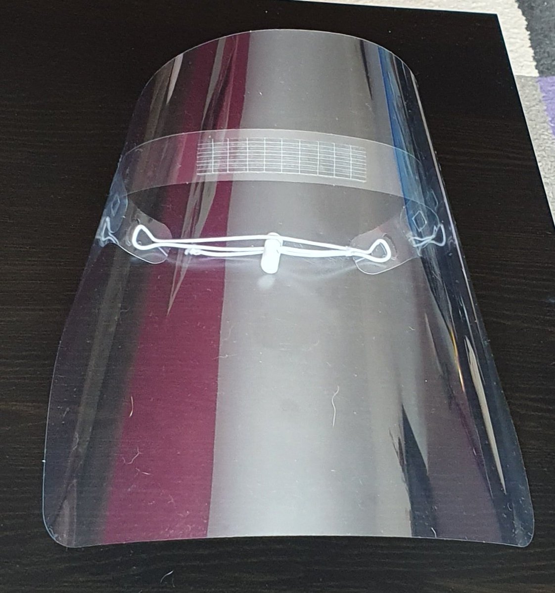 KiasaKiosqueros's tweet photo. Entre mañana y pasado nuestros kioscos tendrán una PANTALLA de protección facial GRATIS. Debemos protegernos a nosotros mismos, a nuestras familias y a nuestros clientes. Gracias a @makergijon por hacer esto posible. https://t.co/1TYc0tTIb6