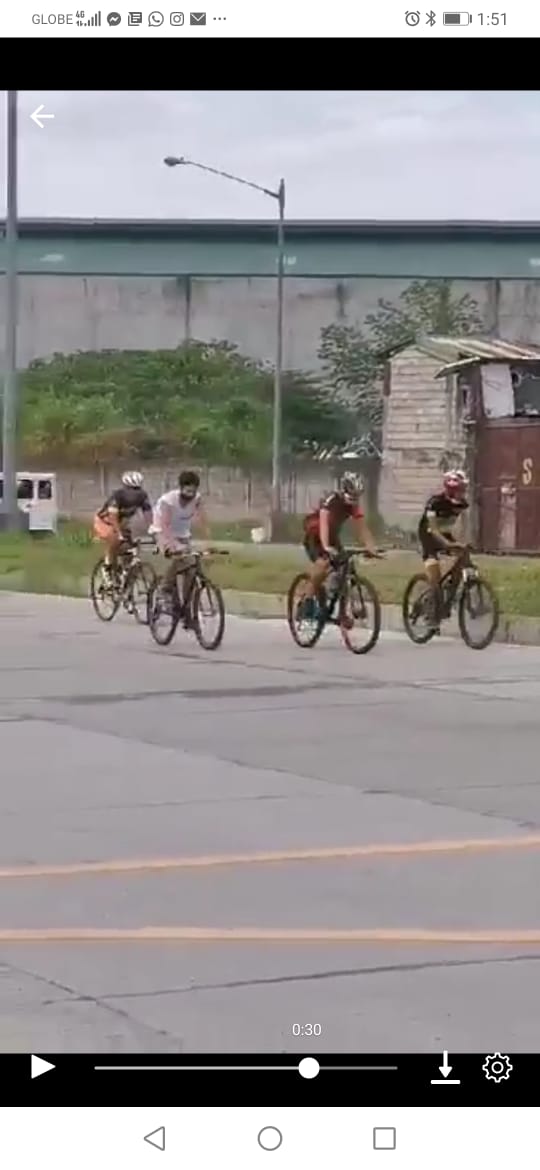 dzrhnews's tweet photo. LOOK: Bisikleta ng ilang umano'y 'pasaway na bikers' na lumabag sa pinatutupad na enhanced community quarantine sa Valenzuela City, kinumpiska 

📷: Mayor @rex_gatchalian https://t.co/jr6X1IT5Hn
