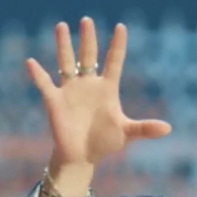 Jimin’s hands vs Jimin’s hands?????? — a thread