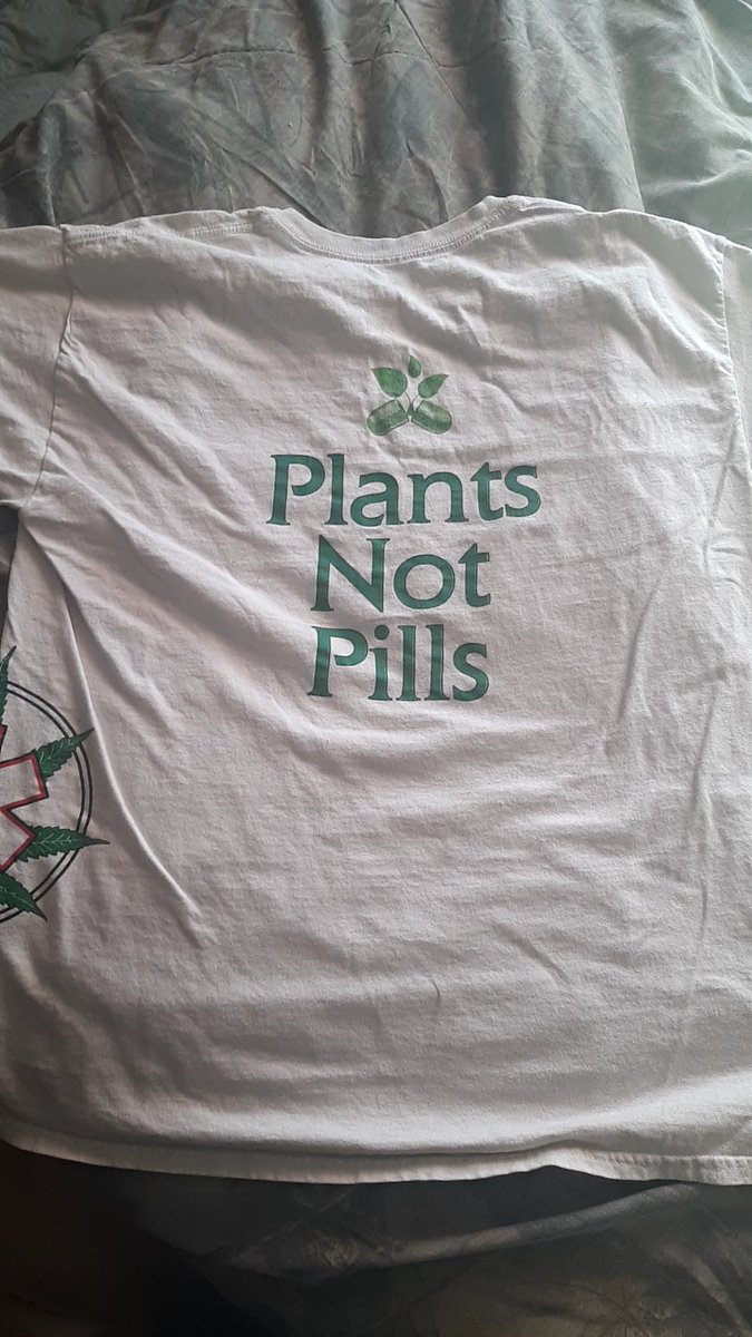 DucktheRoofer's tweet photo. Happy 420 #Stonerfam
This is the back &amp; front of the shirt I'm wearing today! Hope you all have a fantastic 420 full day!
#Ducktales #ADayintheLifeofDuck https://t.co/btqyjP6yQD