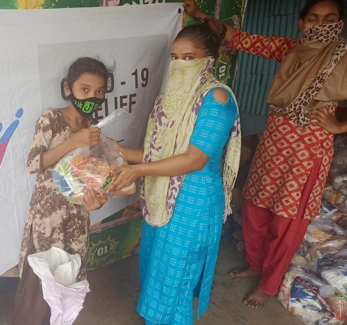 VedantaVision's tweet photo. Through our Social Responsibility Program, we have been able to reach out to over 400 underprivileged kid's family with essential rations!
You can help by contributing here: https://t.co/fL3HlVR1RP…/contribu…/PCfyM00000000011/AL9X2
#Covid19Relief #Vedantatrust #footiefirst https://t.co/ryCiZph6Nx