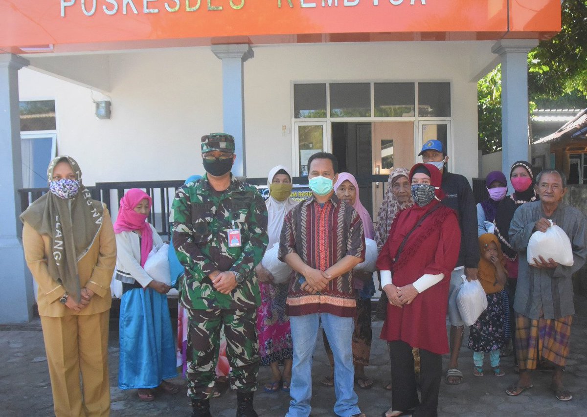 LanudZ's tweet photo. Bakti Sosial Pia Ardhya Garini Cabang 6/D.II Lanud Zam Dalam Rangka Peduli Covid-19 https://t.co/YJbCmr9nkp