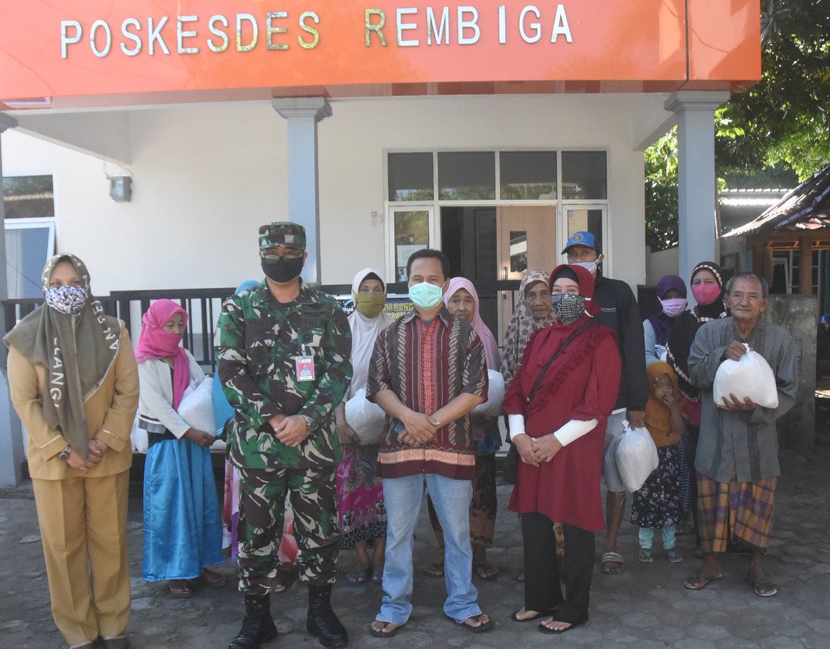 LanudZ's tweet photo. Bakti Sosial Pia Ardhya Garini Cabang 6/D.II Lanud Zam Dalam Rangka Peduli Covid-19 https://t.co/YJbCmr9nkp