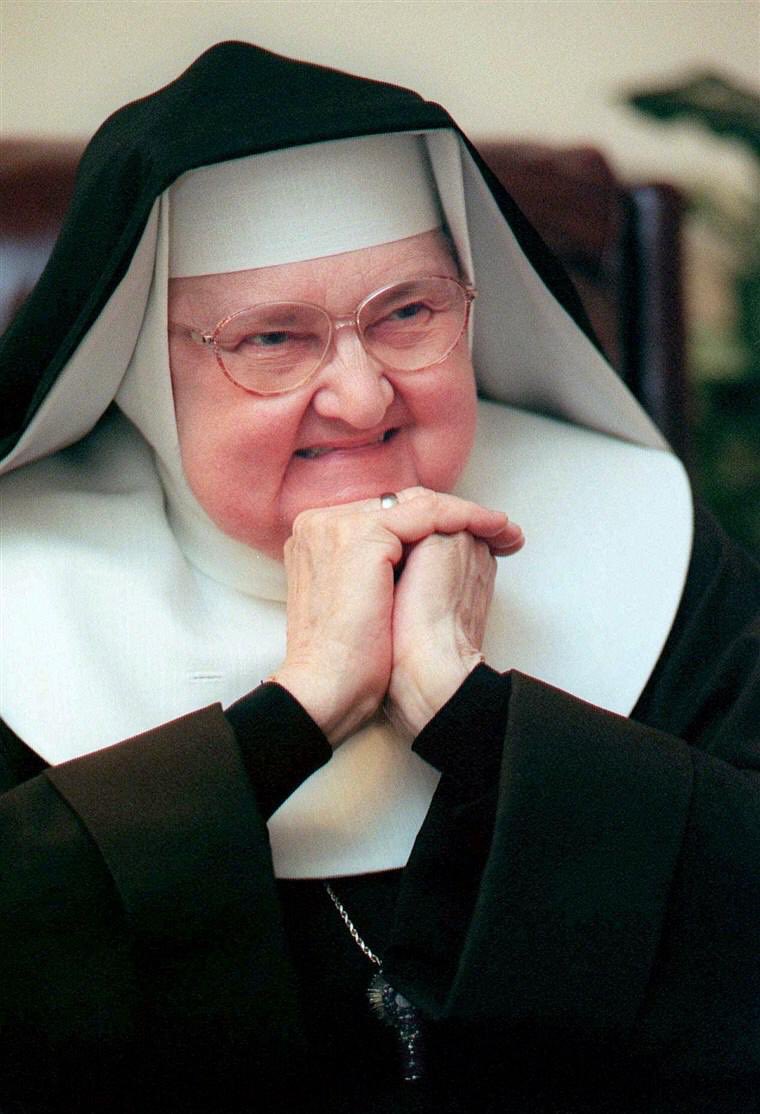 EWTNNewsDE's tweet photo. Heute wäre sie 97 Jahre alt geworden:  #MutterAngelica 💐 Die Ordensfrau gründete #EWTN #HappyBirthday #MotherAngelica https://t.co/VGGmWVqoAA