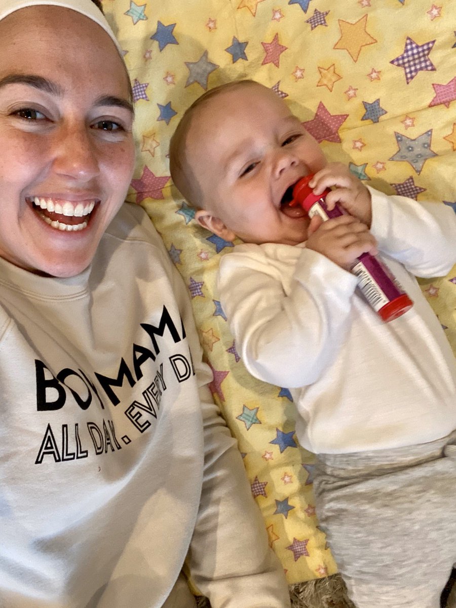 CrystalCoSteph's tweet photo. My new co-worker is the most fun! 😍🤓😁 https://t.co/4wpnSpwzVx