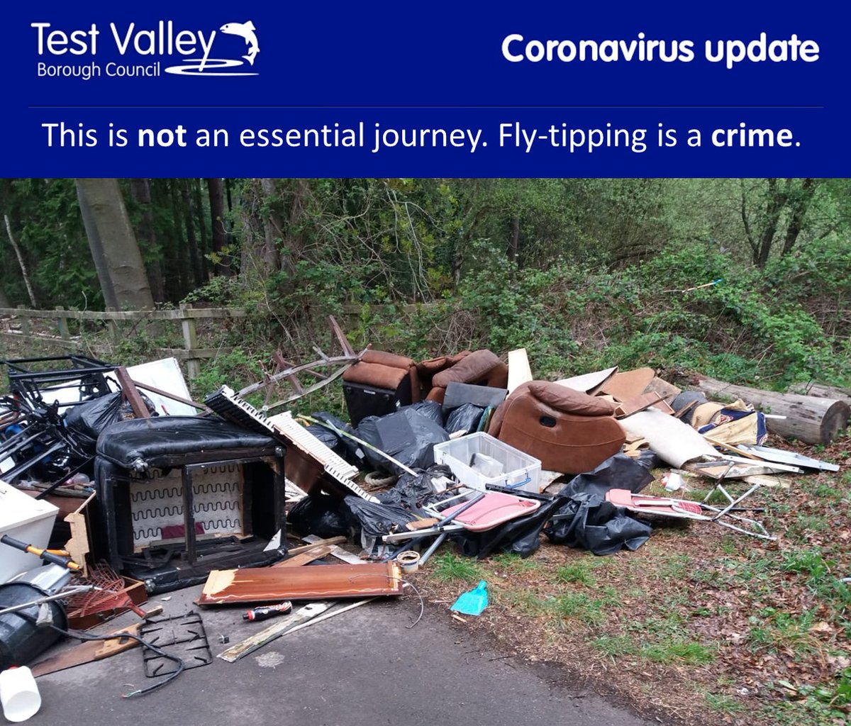 TestValleyBC's tweet photo. We're looking for information regarding this fly-tip that occurred early evening on Thursday, 16 April in Castle Lane, Valley Park.

Did you see it taking place or have any information that may help us? Contact our Environmental Service on 01264 368000. https://t.co/SYC67rDHhe