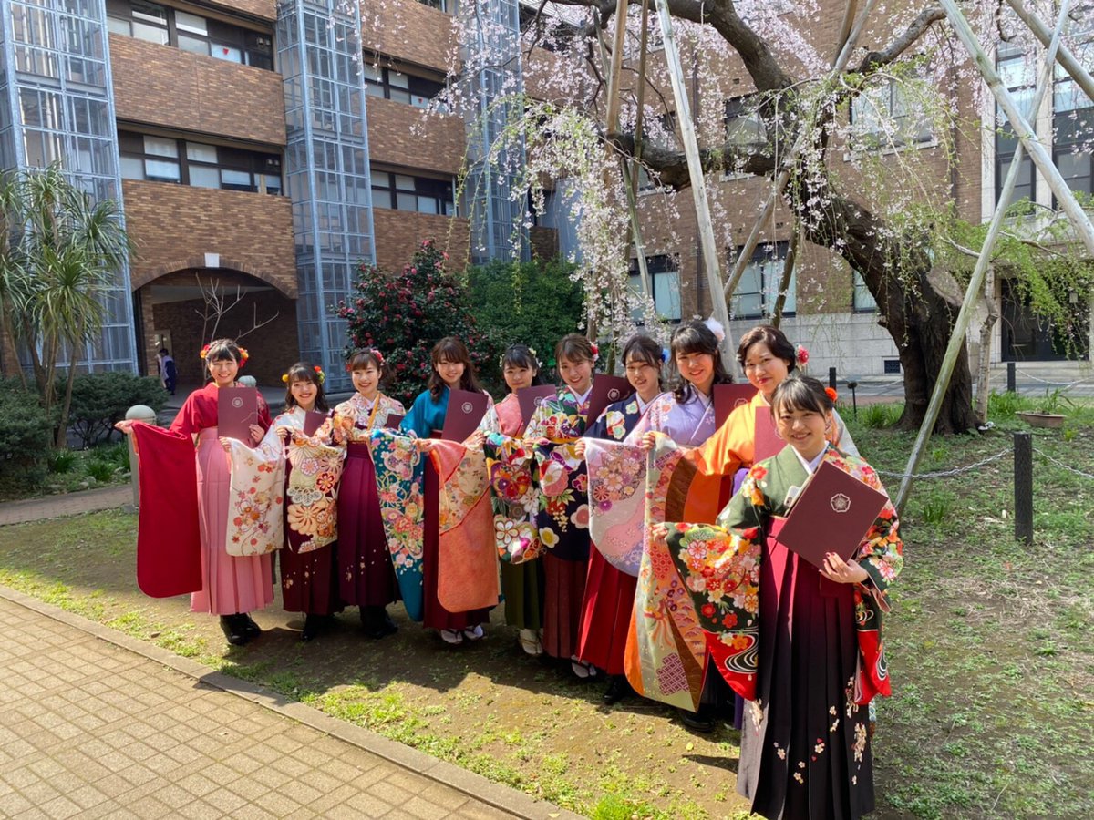 flow_yoko's tweet photo. 2020年3月🌸16期の卒業式。
毎年 あたりまえに出来てきたことがとてもありがたかったことだと気付いた3月。いつか16期みんなが一緒に踊る作品を見たい😊 かわいい16期が新生活頑張っていることを願って🌸 https://t.co/SprkRtfqed